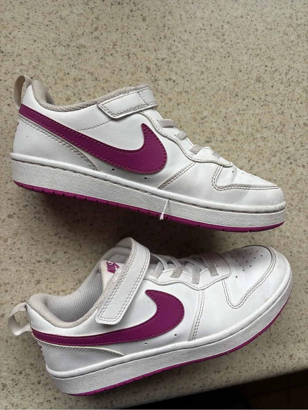 Nike Kids Shoes White & Magenta Low-Top Sneakers in Size 3 Kid Girls